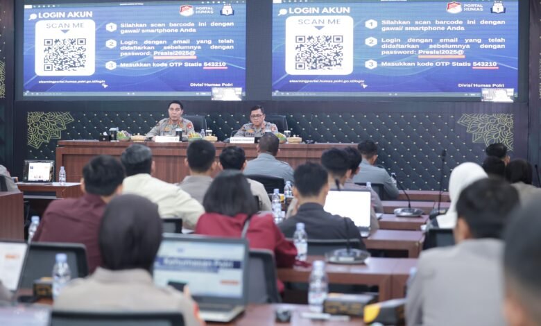 PERSONEL POLDA JATIM IKUTI PELATIHAN KEHUMASAN MELALUI E-LEARNING PERKUAT HADAPI TANTANGAN KOMUNIKASI DI ERA DIGITAL IMG 20250829 WA0011