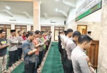 POLRES KEDIRI KOTA GELAR SHOLAT GHOIB UNTUK ALM. AFFAN KURNIAWAN IMG 20250829 WA0038