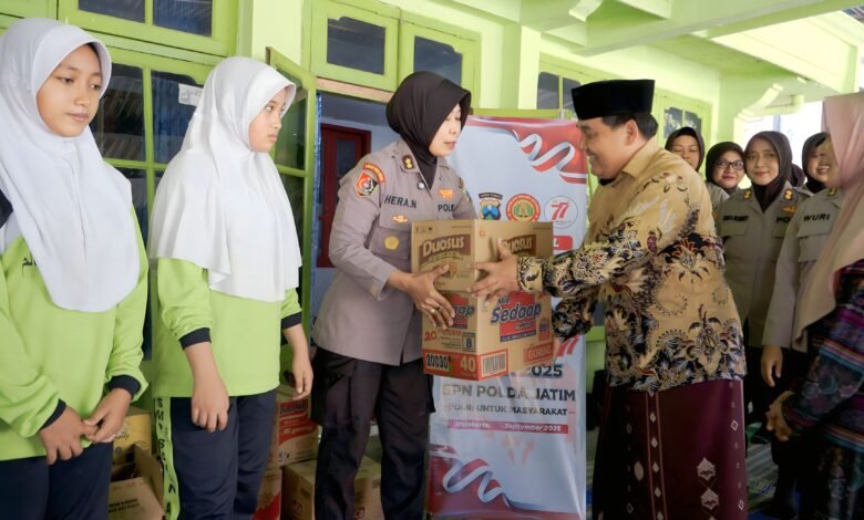 POLRI UNTUK MASYARAKAT : SPN POLDA JATIM SENTUH HATI ANAK YATIM DI MOMEN HARI JADI POLWAN KE-77 U3 IMG 20250905 WA0018