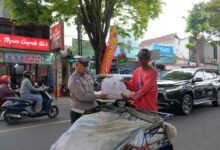 POLRES MALANG BERBAGI RATUSAN PAKET SEMBAKO SAMBUT HARI LALU LINTAS BHAYANGKARA KE-70 U3 IMG 20250917 WA0004