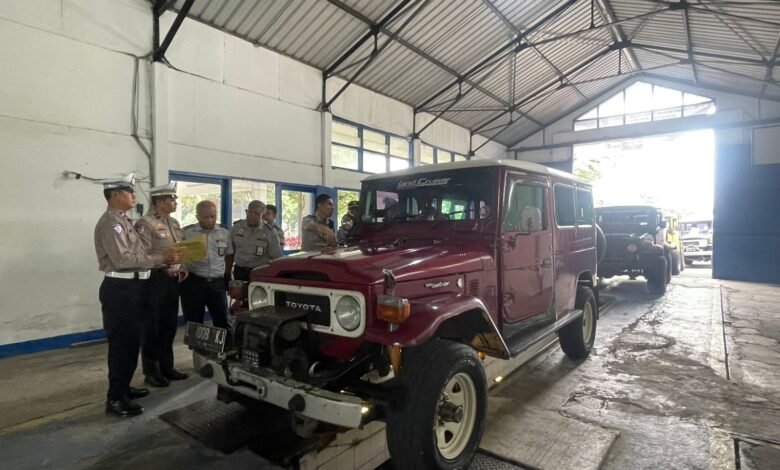 CEGAH KECELAKAAN, SATLANTAS POLRES MALANG GELAR RAMP CHECK JEEP WISATA BROMO 7 CEGAH KECELAKAAN, SATLANTAS POLRES MALANG GELAR RAMP CHECK JEEP WISATA BROMO U3 IMG 20251003 WA0015