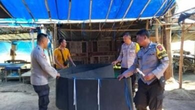 POLISI BONGKAR ARENA JUDI SABUNG AYAM DI BAGOR NGANJUK U3 IMG 20251008 WA0009