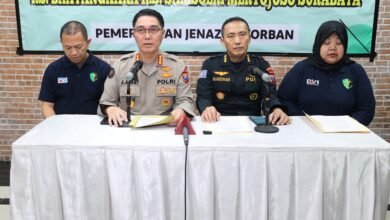 POLDA JATIM TEGASKAN PROSES HUKUM KASUS ROBOHNYA PONPES SETELAH PROSES IDENTIFIKASI JENAZAH SELESAI U3 IMG 20251008 WA0013 1