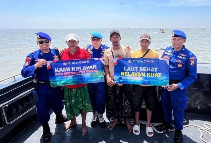 DITPOLAIRUD POLDA JATIM KAMPANYEKAN LAUT SEHAT NELAYAN KUAT U3 IMG 20251013 WA0010