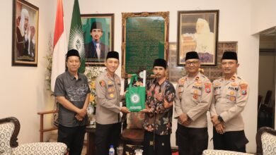 KAPOLRES KEDIRI KOTA SILATURAHMI KE PONPES KEDUNGLO WAHIDIYAH, PERKUAT SINERGI DAN DOA UNTUK KEDAMAIAN KOTA KEDIRI U3 IMG 20251014 WA0022