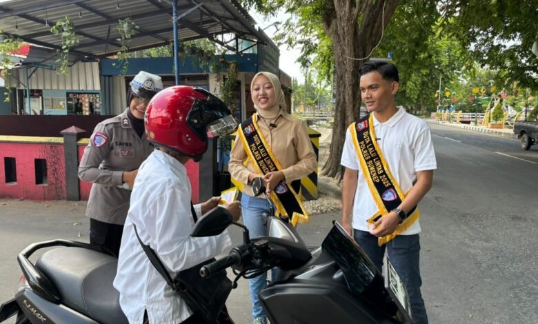 POLRES SUMENEP EDUKASI MASYARAKAT TERTIB LALIN MELALUI POLANTAS MENYAPA U3 IMG 20251015 WA0002