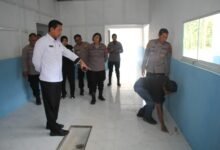 PENGAWAS SATGAS SPPG POLDA JATIM TINJAU PEMBANGUNAN SPPG SEMAMPIR 1 POLRES KEDIRI KOTA U3 IMG 20251015 WA0013