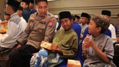 POLRES MALANG GELAR KHITAN MASSAL GRATIS, PULUHAN ANAK DAPAT BINGKISAN DAN SEMBAKO U3 IMG 20251020 WA0002