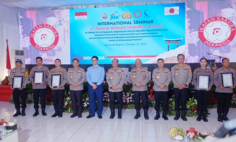 AIPDA RAHMAD MUHAJIRIN SOSOK BHABINKAMTIBMAS INSPIRATIF POLRES BOJONEGORO TERIMA ANUGERAH DI FORUM INTERNASIONAL KEPOLISIAN U3 IMG 20251027 WA0002
