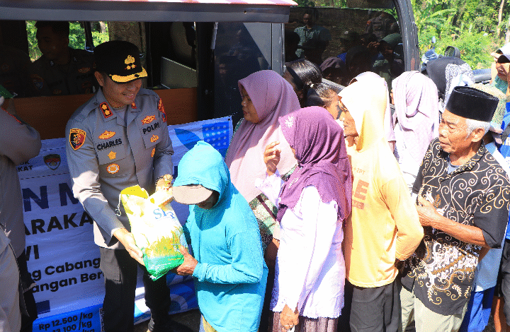 POLRES NGAWI BERBAGI WARGA DESA PACING : TERIMAKASIH PAK POLISI U3 SCREENSHOT 20251009 145318