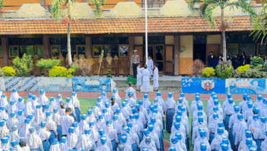 BANGUN KARAKTER PELAJAR, POLRES KEDIRI KOTA GAUNGKAN POLICE GOES TO SCHOOL DI UPACARA SENIN PAGI U3 SCREENSHOT 20251020 103418