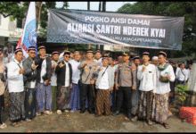 POLRES KEDIRI KOTA AMANKAN LONGMARCH DAMAI SANTRI “NDEREK KYAI” BERJALAN AMAN DAN KONDUSIF U3 SCREENSHOT 20251021 160849