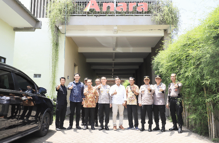 BANGUN HARMONI DUNIA KERJA, POLRES KEDIRI KOTA GELAR APEL BERSAMA BURUH DAN PENGUSAHA U3 SCREENSHOT 20251023 183018 1