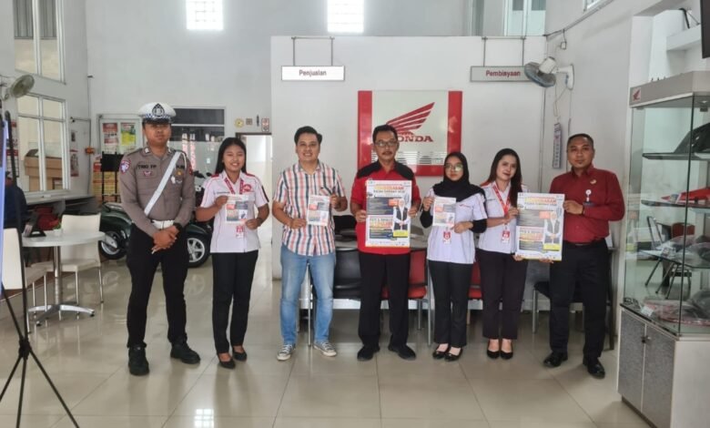 BRIGADIR TRIO SOSIALISASIKAN PEMBEBASAN PAJAK DAERAH DAN APLIKASI SIGNAL DI BLITAR U6 1001354001