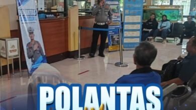 SOSIALISASI PEMBAYARAN PAJAK KENDARAAN VIA APLIKASI SIGNAL, AIPDA GUNTORO: MASYARAKAT KINI LEBIH MUDAH BAYAR PAJAK U6 1001356064