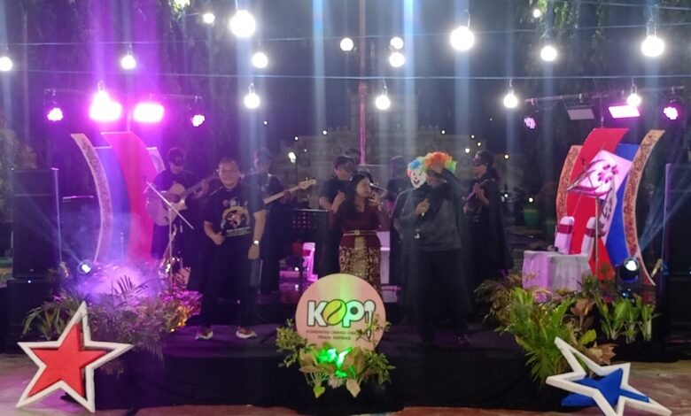 PARADE KERONCONG MERIAHKAN TAMAN ADIPURA SUMENEP 1001392741