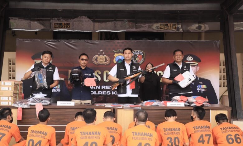 POLRES KEDIRI KOTA UNGKAP 8 KASUS SELAMA OPERASI SIKAT SEMERU 2025 IMG 20251113 WA0005