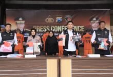 POLRES KEDIRI KOTA UNGKAP KASUS DIANTARANYA PENCABULAN ATAU PERSETUBUHAN IMG 20251208 WA0000