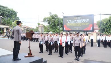 KAPOLRES KEDIRI KOTA BERIKAN PENGHARGAAN KEPADA 53 PERSONEL BERPRESTASI 12 KAPOLRES KEDIRI KOTA BERIKAN PENGHARGAAN KEPADA 53 PERSONEL BERPRESTASI IMG 20251209 WA0013