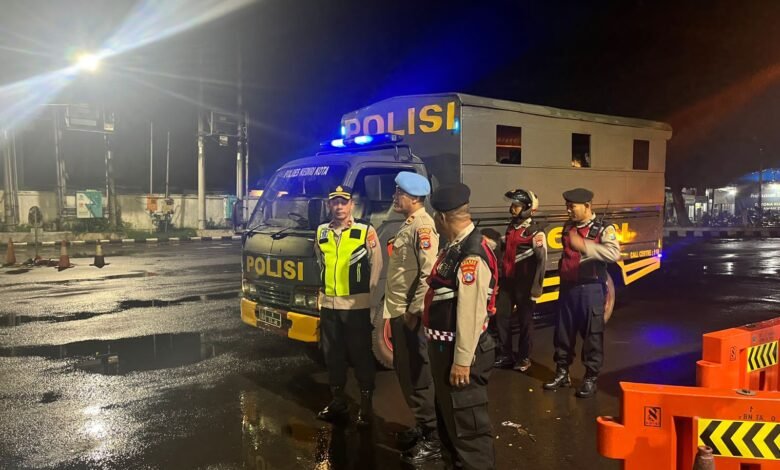 POLRES KEDIRI RAZIA TEMPAT HIBURAN MALAM JELANG NATARU IMG 20251214 WA0009 1