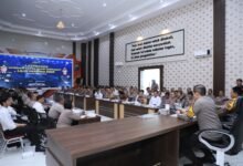 POLRES KEDIRI KOTA GELAR LATPRAOPS OPERASI LILIN SEMERU 2025, KAPOLRES TEKANKAN EVALUASI DAN SINERGI PENGAMANAN NATARU IMG 20251219 WA0022