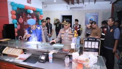 POLRES KEDIRI KOTA INTENSIFKAN RAZIA TEMPAT HIBURAN MALAM, DUA PELANGGAR TERJARING BAWA MIRAS IMG 20251221 WA0004