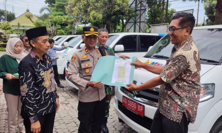 TASYAKURAN AWAL TAHUN DAN PENYERAHAN MOBMAS DI KANTOR KECAMATAN PESANTREN, KAPOLSEK TEKANKAN AMANAH PELAYANAN PUBLIK IMG 20260103 WA0001