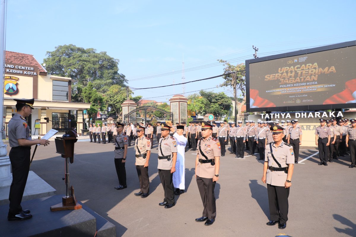 Polres Kediri Kota Gelar Sertijab Pejabat, Kapolres Ingatkan Pentingnya Integritas dan Akuntabilitas