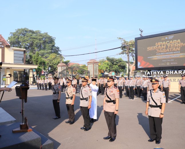 Polres Kediri Kota Gelar Sertijab Pejabat, Kapolres Ingatkan Pentingnya Integritas dan Akuntabilitas