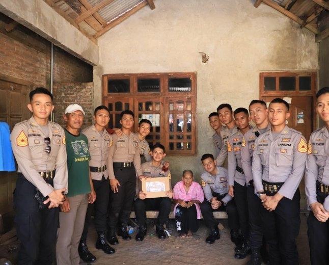 80 Tahun Mengabdi, Polri untuk Masyarakat", Kapolres Kediri Kota dan Taruna Akpol Gelar Bakti Sosial di Desa Kanyoran