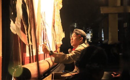 Wayang Karton Jadi Media Edukasi, Polres Kediri Kota Meriahkan Hari Bhayangkara ke-80 dengan "Wayang Cangkrukan Waton Sae"