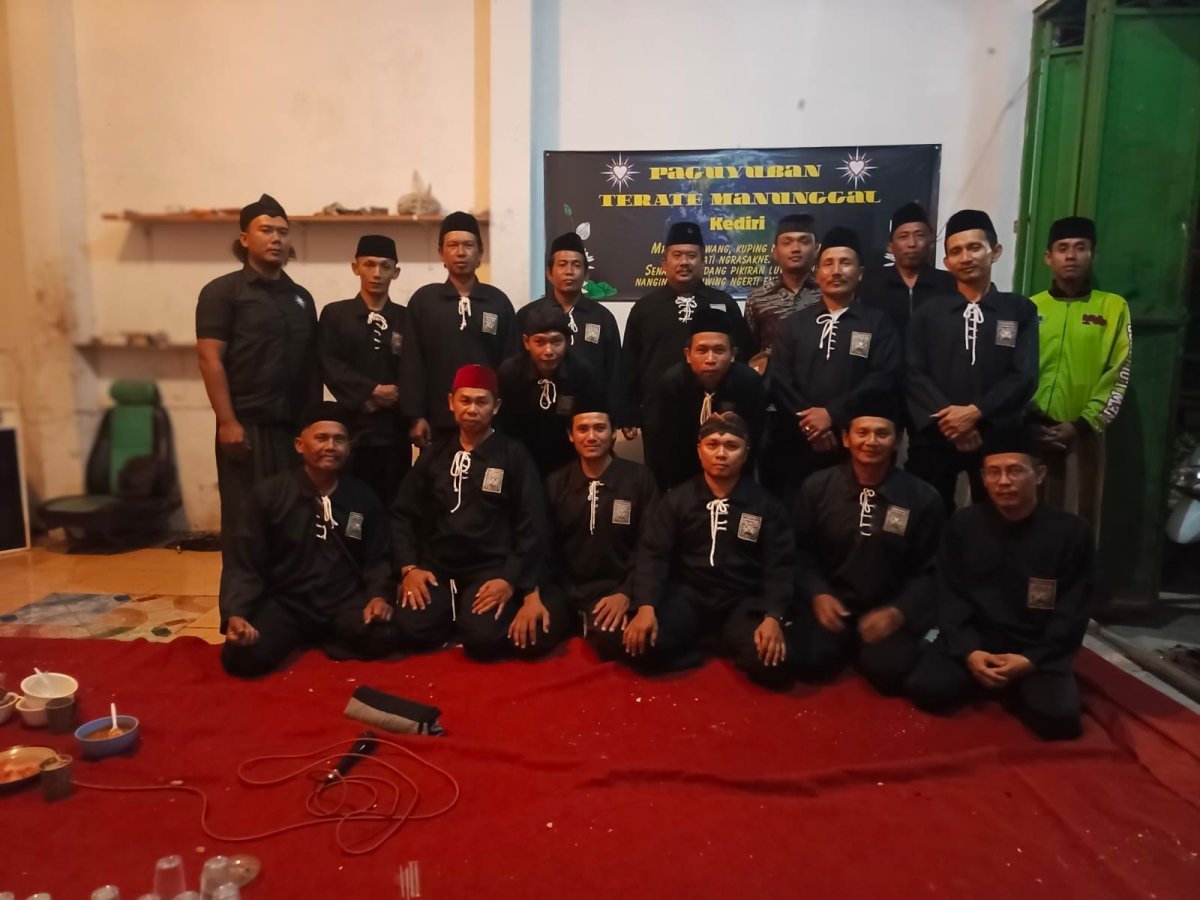 ‎Menjaga silaturahmi warga SH terate, Paguyuban Terate manunggal Kediri (PTMK)  Acarakan rutinan kumpul dulur dan doa bersama.