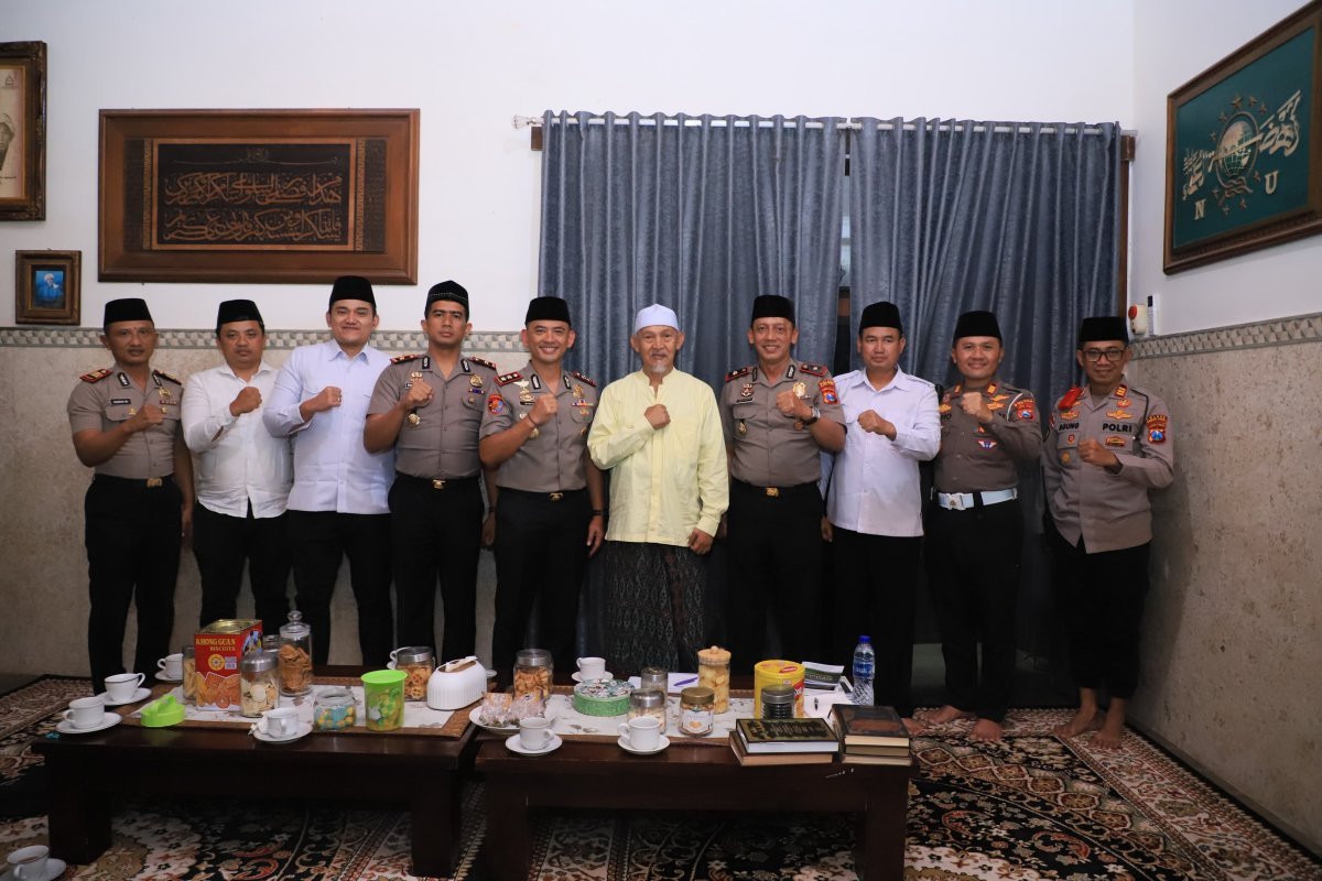 Kapolres Kediri Kota Silaturahmi ke Pengasuh Ponpes Lirboyo, Perkuat Sinergi Polri dan Ulama