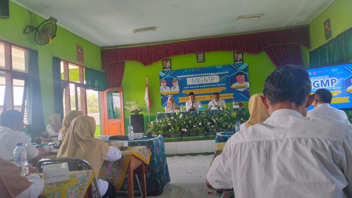 Rakor MKKS dan Pembukaan MGMP SMP Negeri Kabupaten Kediri Resmi Digelar, Kadisdik Tekankan Kolaborasi Wujudkan Pendidikan Bermutu