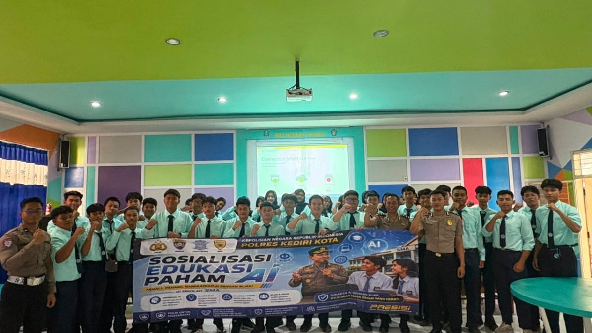 Polres Kediri Kota Kenalkan Kecerdasan Buatan kepada Pelajar SMAN 2, Tekankan Bijak Bermedia dan Jaga Keamanan Diri