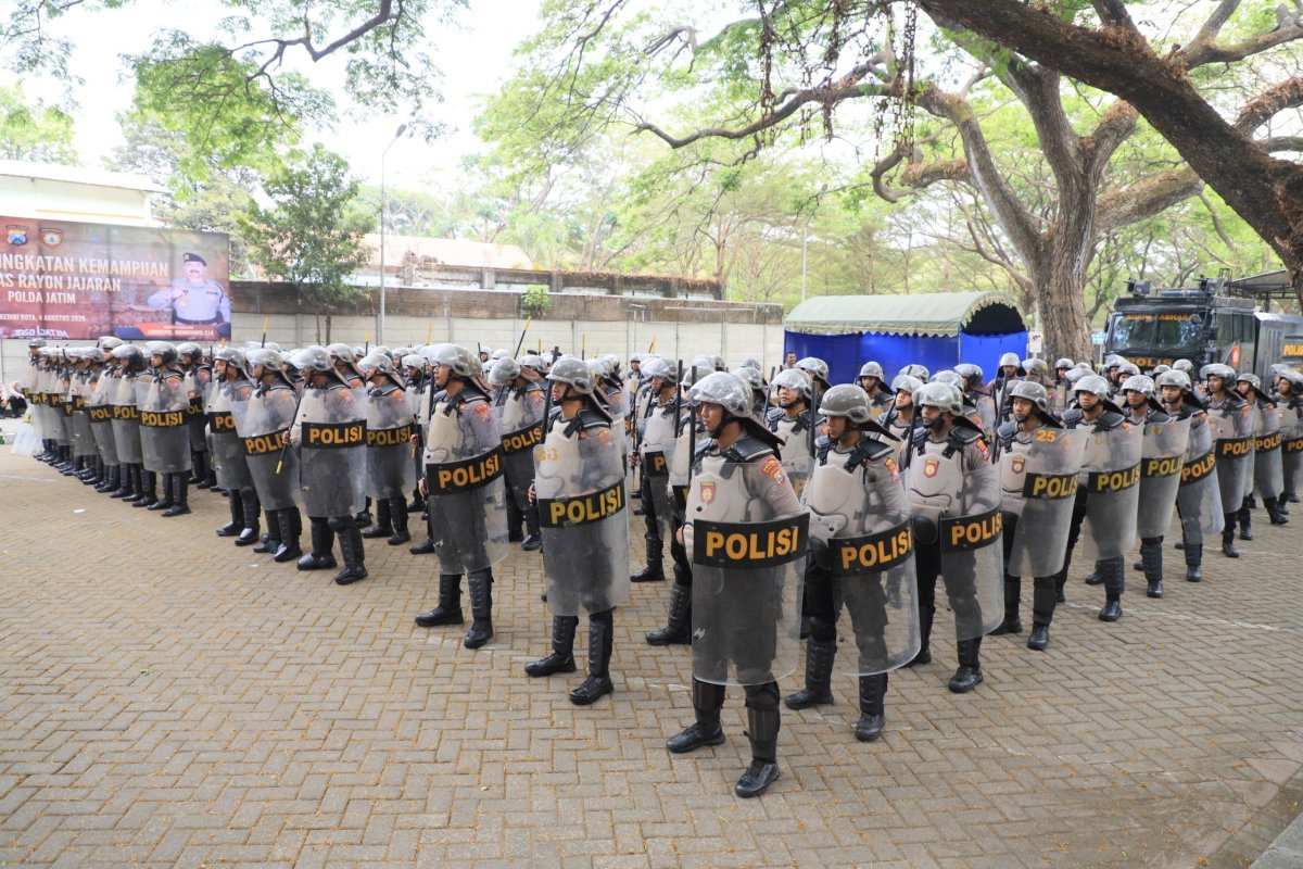 Personel Dalmas Jajaran Polda Jatim Asah Kemampuan di Kediri, Tingkatkan Kesiapsiagaan Hadapi Gangguan Kamtibmas