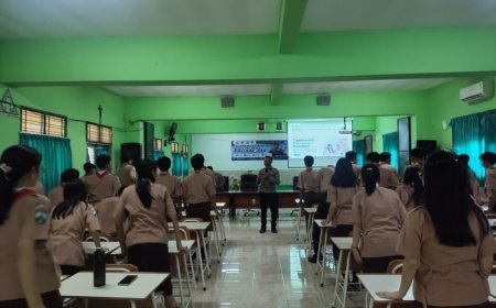 Polres Kediri Kota Edukasi Pelajar SMA Katolik Santo Agustinus tentang AI dan Bijak Bermedia Digital
