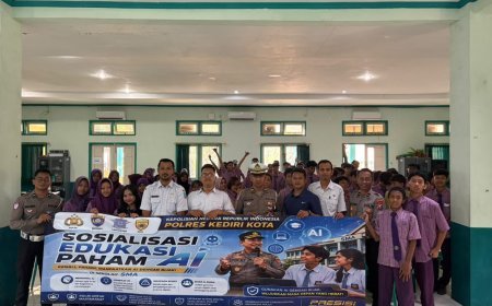 Belajar Cerdas di Era AI, Polres Kediri Kota Ingatkan Pelajar Gunakan Teknologi Secara Bijak