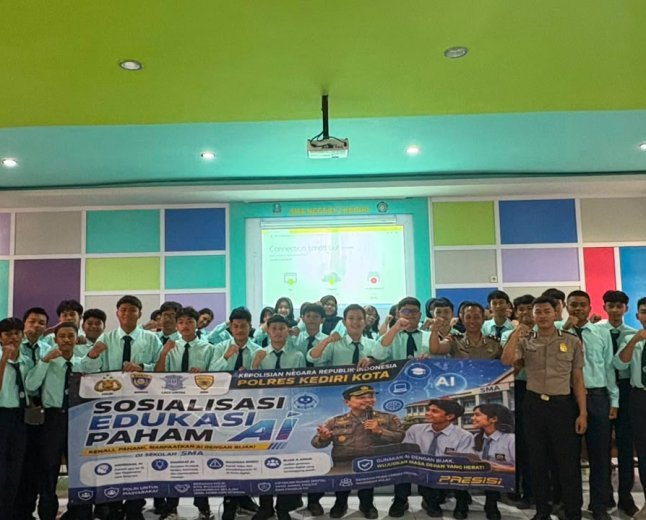 Polres Kediri Kota Kenalkan Kecerdasan Buatan kepada Pelajar SMAN 2, Tekankan Bijak Bermedia dan Jaga Keamanan Diri