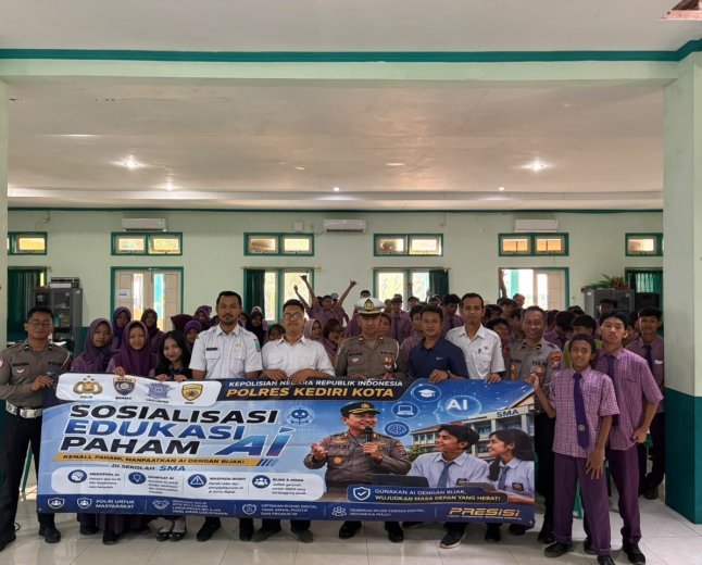 Belajar Cerdas di Era AI, Polres Kediri Kota Ingatkan Pelajar Gunakan Teknologi Secara Bijak