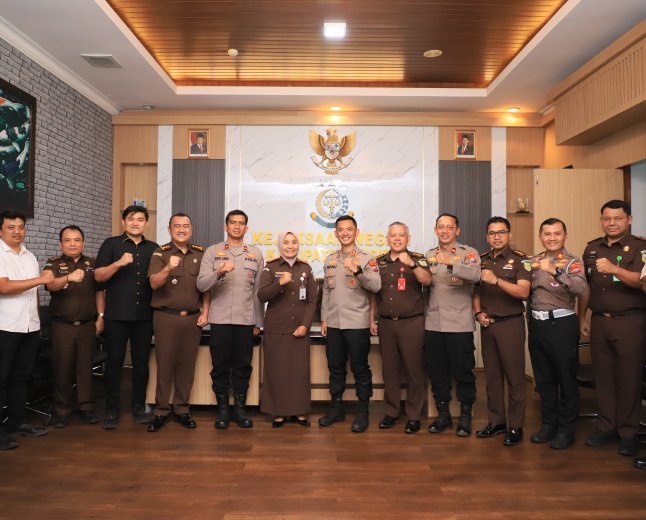 Bangun Komunikasi dan Kolaborasi, Kapolres Kediri Kota Silaturahmi ke Kejari Kabupaten Kediri
