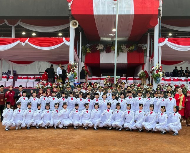 Jaga Semangat Persatuan, Kapolres Kediri Kota Hadiri Upacara Penurunan Bendera di Stadion Brawijaya