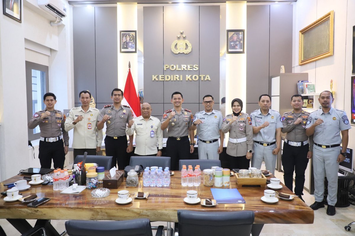 Sinergi Kapolres Kediri Kota, Bapenda dan Jasa Raharja untuk Pelayanan Masyarakat yang Lebih Baik