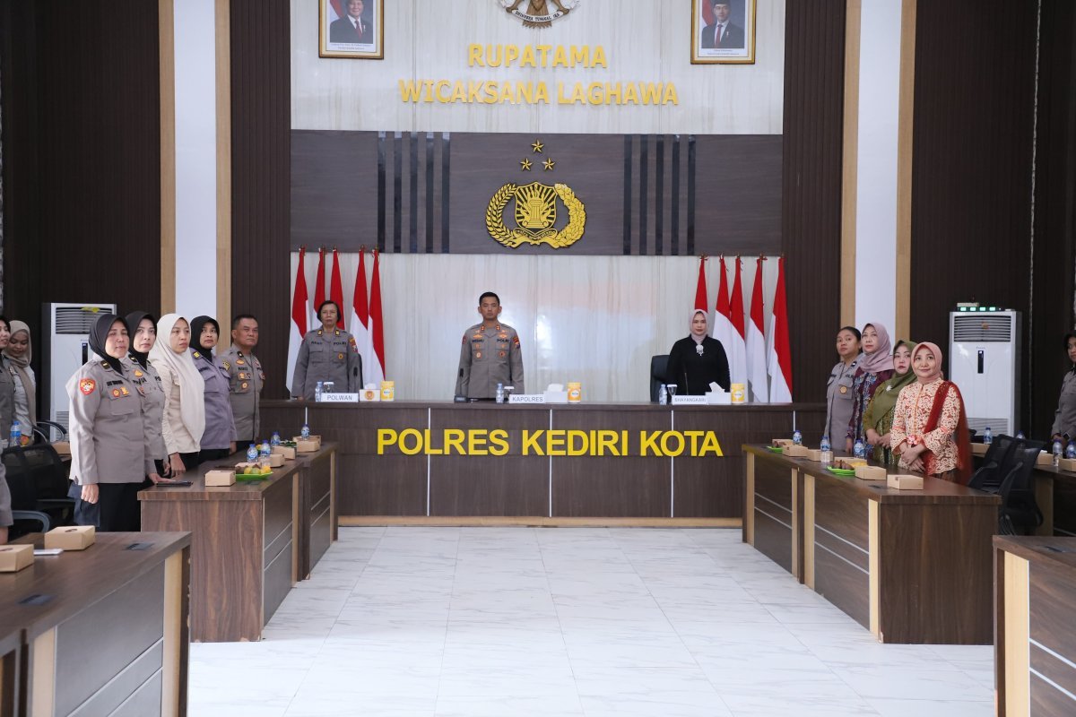 Dari Pengabdian untuk Negeri, Polwan Polres Kediri Kota Teguhkan Semangat “Extraordinary Impact”