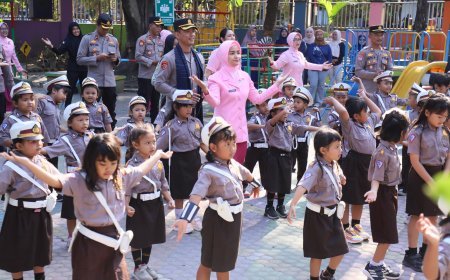 Kapolres Kediri Kota Sambangi TK Kemala Bhayangkari, Senam Bersama hingga Bagikan MBG untuk Anak-anak