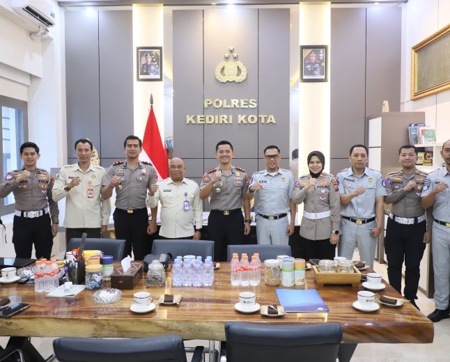 Sinergi Kapolres Kediri Kota, Bapenda dan Jasa Raharja untuk Pelayanan Masyarakat yang Lebih Baik
