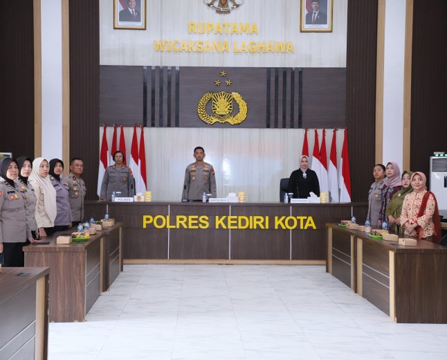 Dari Pengabdian untuk Negeri, Polwan Polres Kediri Kota Teguhkan Semangat “Extraordinary Impact”