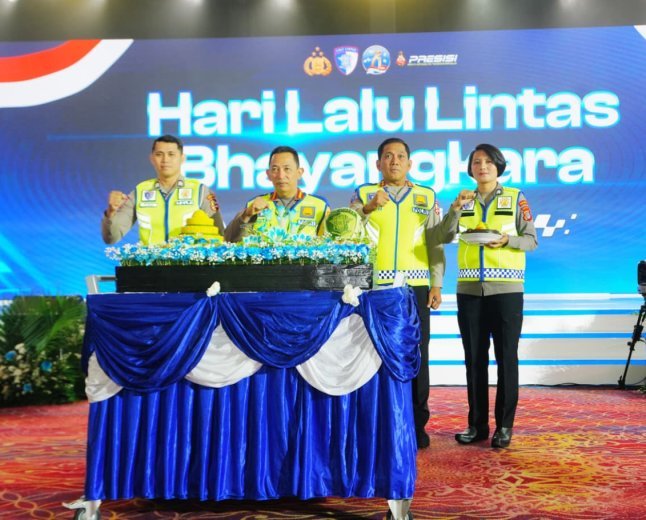 Kapolri Luncurkan STNK Digital dan Pembayaran Tilang Terintegrasi