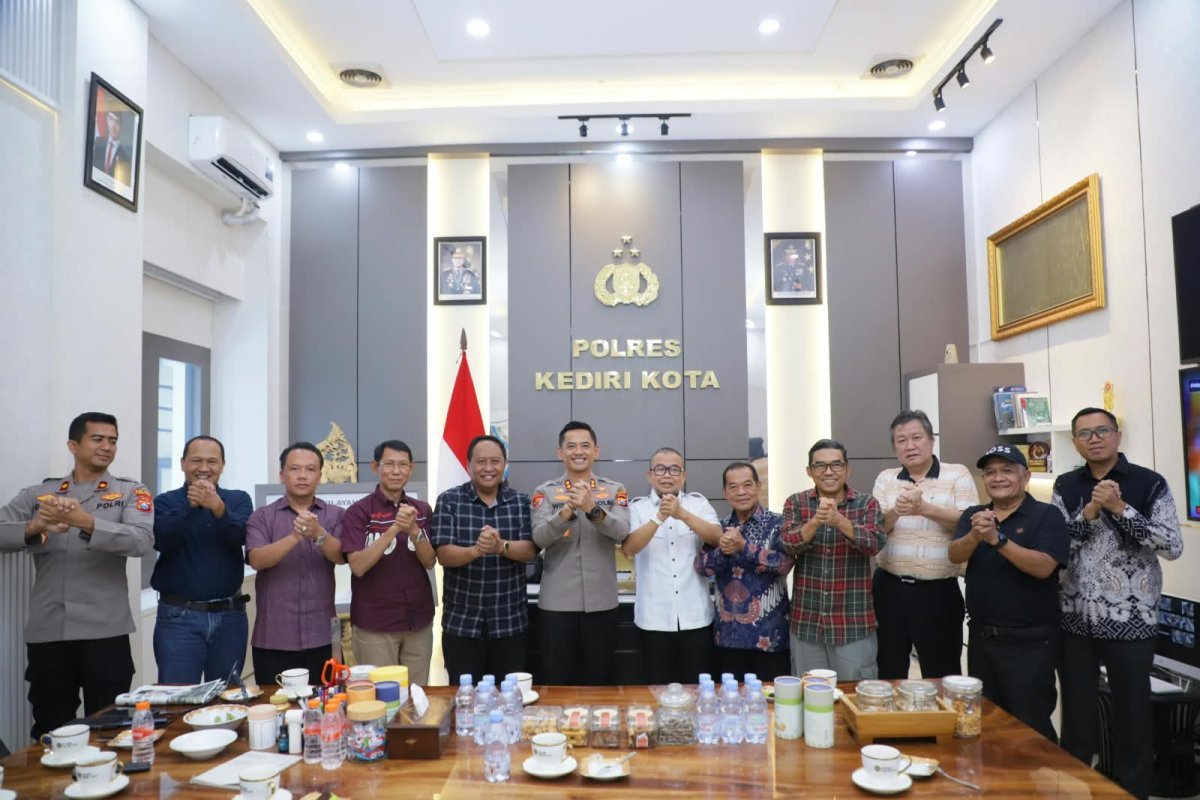 Perkuat Sinergi dan Kepedulian Sosial, DBK Silaturahmi dengan Kapolres Kediri Kota