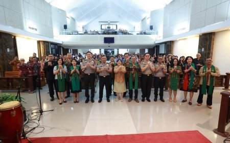 Wakapolda Jatim Gelar Minggu Kasih di GKJW Waru Sidoarjo, Ingatkan Bahaya Hoaks dan Bullying